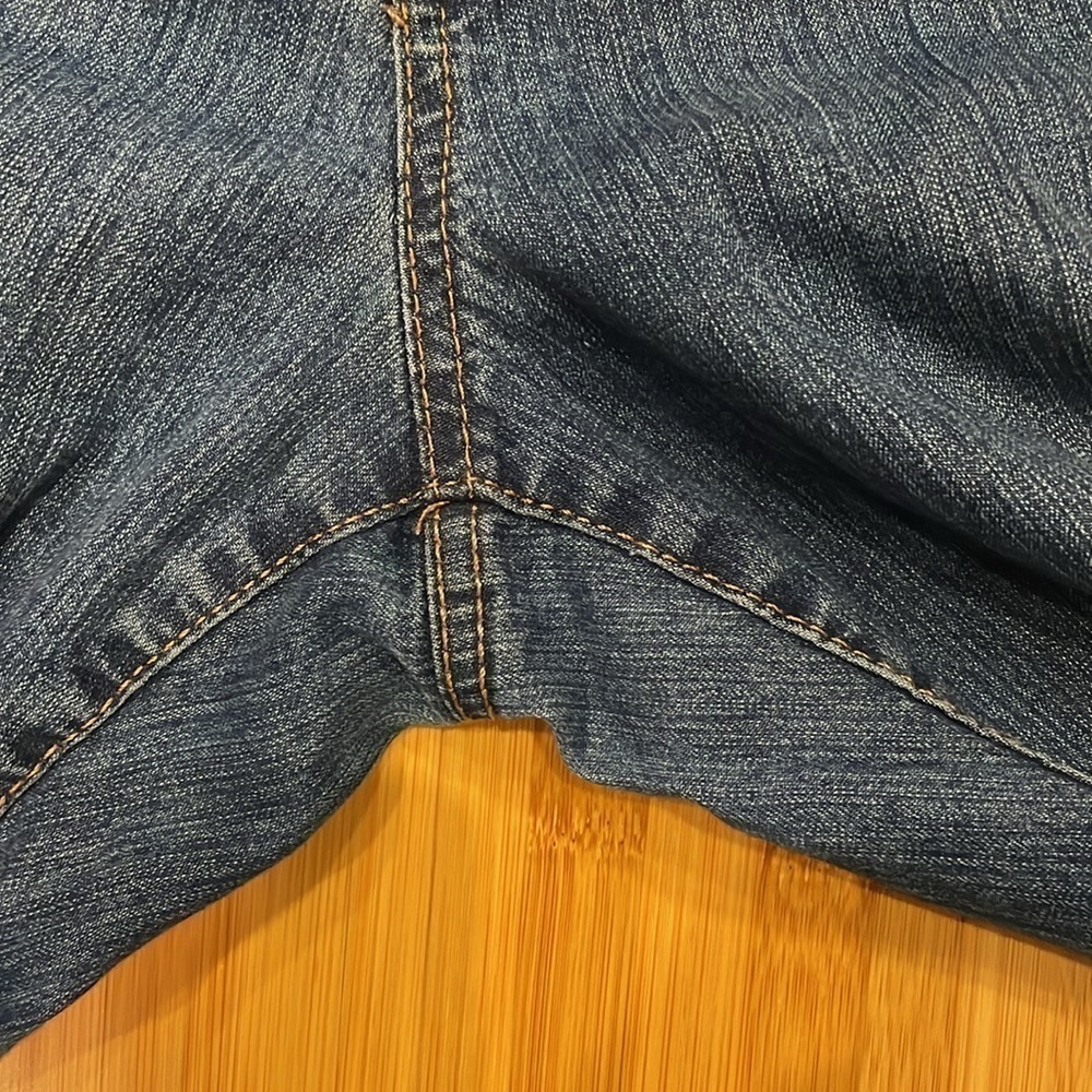 3/$15. Bandolino Blu Denim Capris Size 10 - Picture 4 of 11
